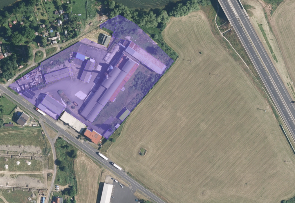 Letecký snímek areálu brownfieldu v Lubenci u dálnice D6